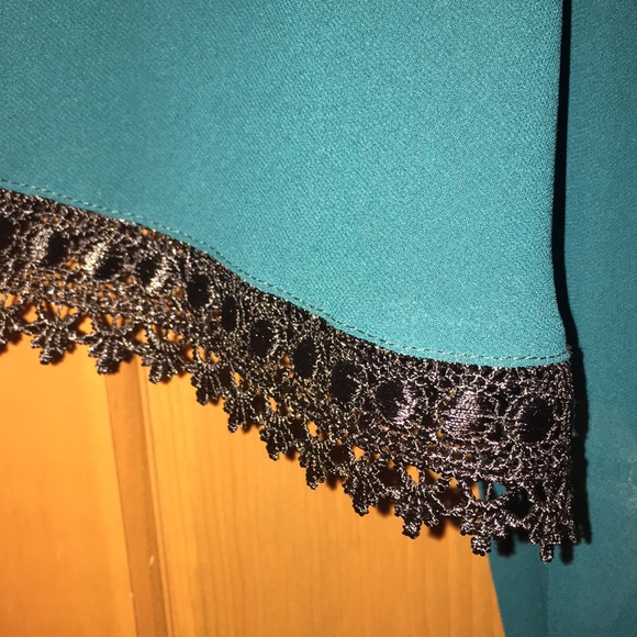 Forever 21 blouse - Picture 3 of 3